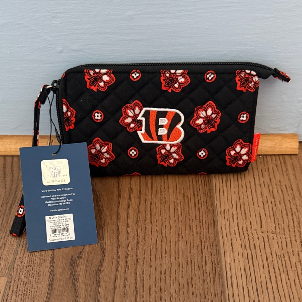 NWT Vera Bradley Cincinnati Bengals Front Zip Wristlet